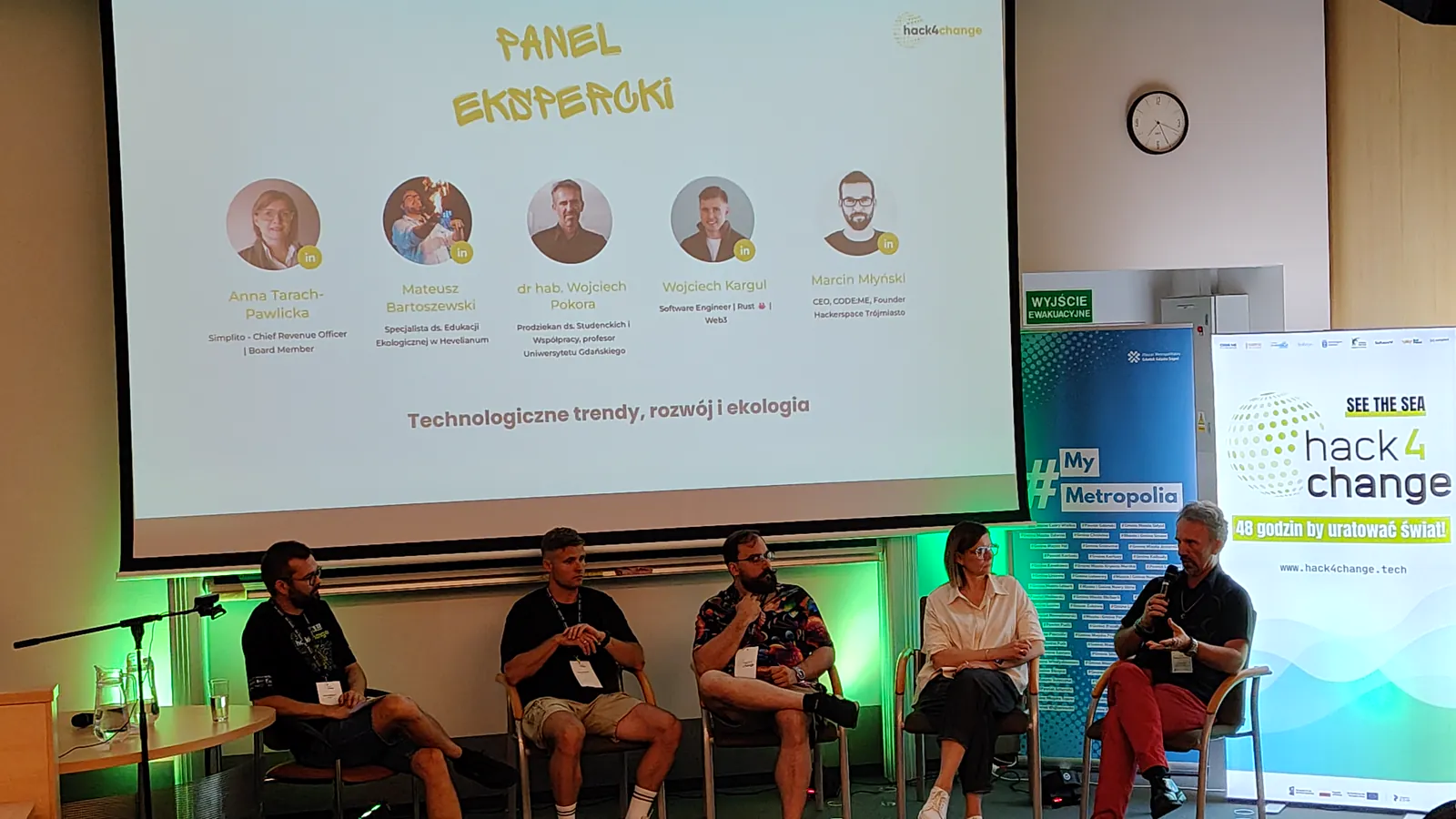 Panel ekspercki na scenie Hack4Change — technologiczne trendy, rozwój i ekologia